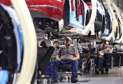 大众美国工厂停产两周改造，Passat滞销加速新能源转型