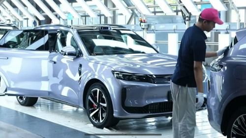 岚图全系升级终身三电质保，以“听劝”定义新能源汽车服务新高度